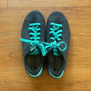 Shimano SH-RT 400 Cycling Shoe